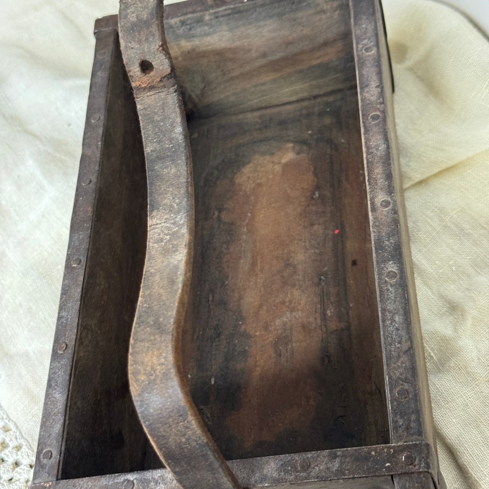 Antique Primitive Wooden Tool Caddy Rustic Garden Trug Leather Handle Iron Strap - Picture 6 of 8